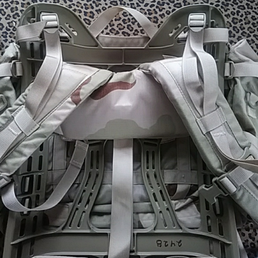 NWOT RARE AUTHENTIC MOLLE II RIFLEMAN RUCKSACK TRI - Picture 7 of 8